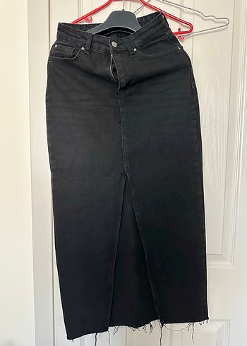 Siyah Kemerli Midi Denim Etek