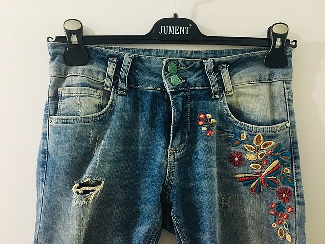 26 Beden mavi Renk Nakışlı jean