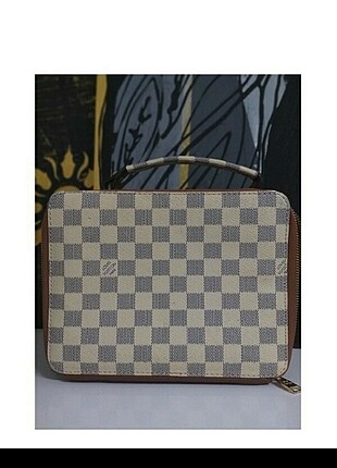 Louis Vuitton El çantası 