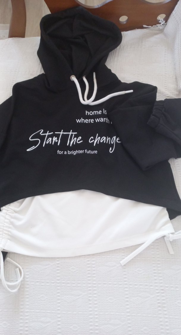 Beyaz atlet ve siyah kapüşonlu crop sweat shirt takım kız çocuk - Görsel 4