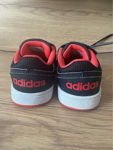 25 Beden Adidas çocuk spor ayakkabı