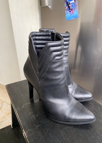 Siyah Deri Stiletto Topuklu Kadın Bot - Görsel 2