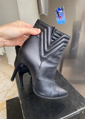 Siyah Deri Stiletto Topuklu Kadın Bot - Görsel 4