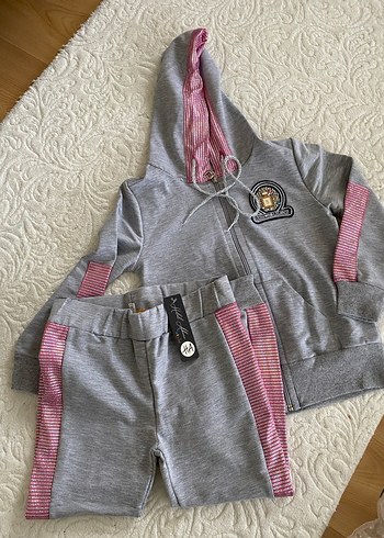 Sıfır 
Kız Çocuk Gri Nakışlı Fermuarlı Eşofman Takımı - Görsel 2