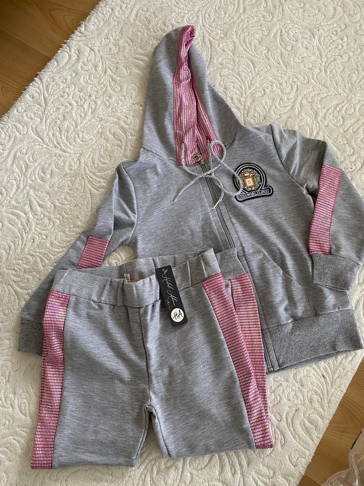 Sıfır 
Kız Çocuk Gri Nakışlı Fermuarlı Eşofman Takımı - Görsel 2
