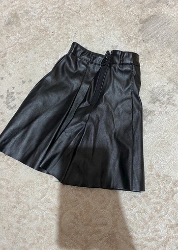 Siyah Deri Mini Etek Kürklü Detaylı - Görsel 3