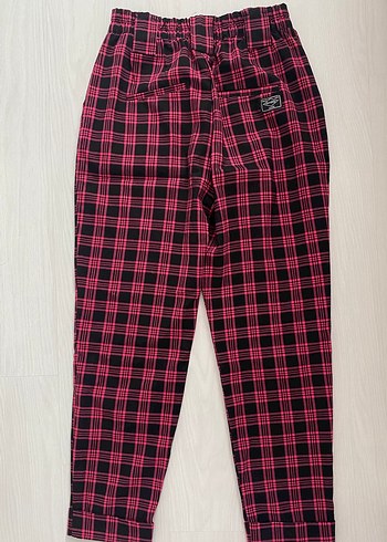 Düğmeli Pembe Ekoseli Rahat Kadın Pantolon Bershka - Görsel 5