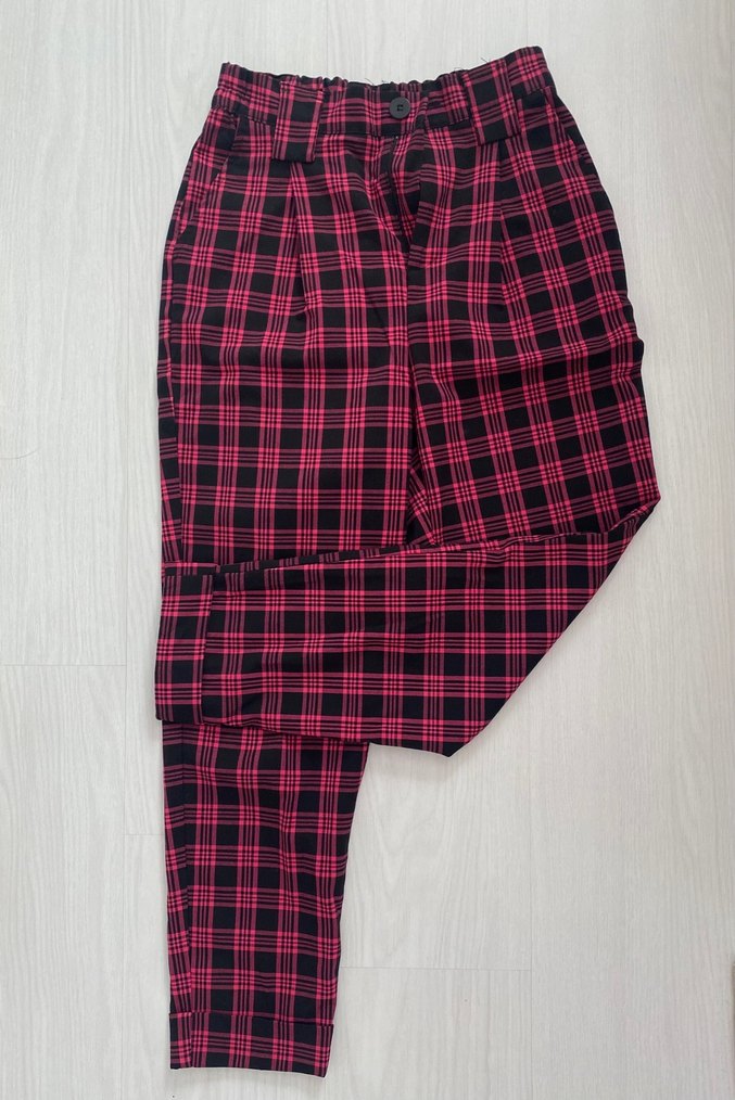 Düğmeli Pembe Ekoseli Rahat Kadın Pantolon Bershka - Görsel 4