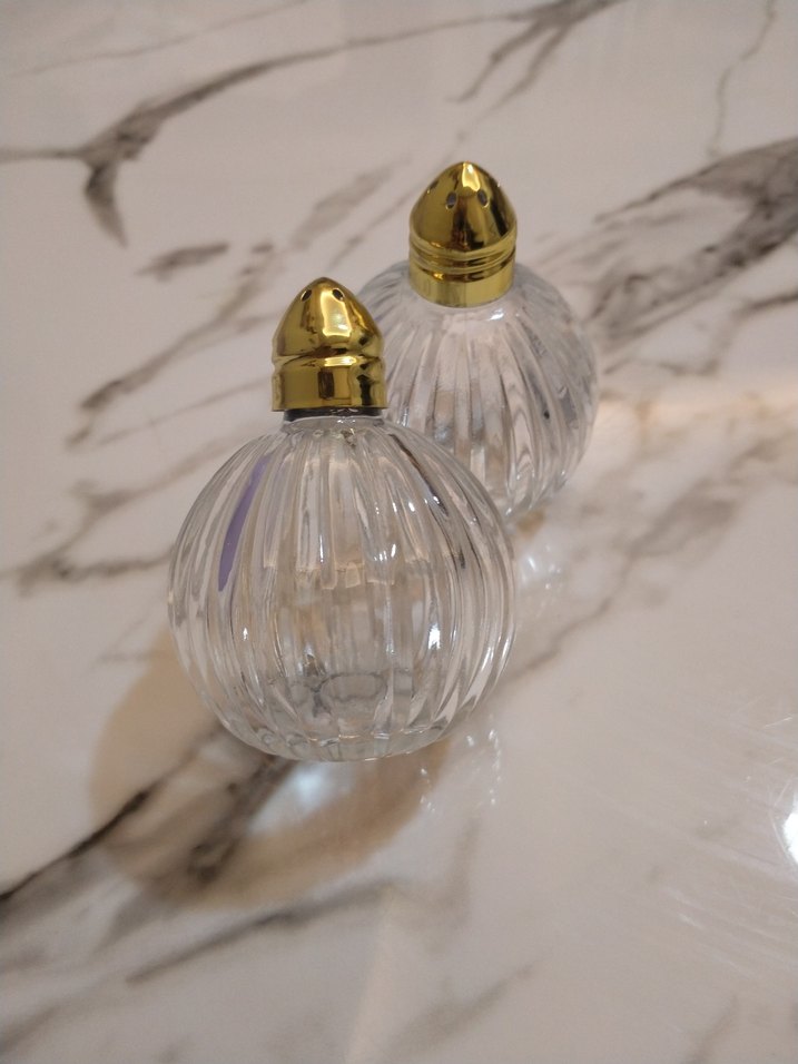 Altın Kapaklı Cam Tuzluk ve Biberlik Seti - Görsel 2