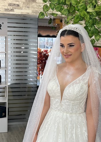 V Yakalı Beyaz Prenses Gelinlik