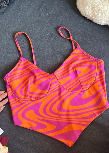 Renkli V Yaka Askılı Crop Top - Görsel 2