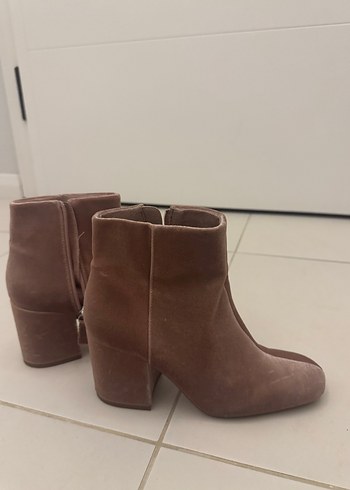 Bej Süet Kadın Topuklu Bot - Görsel 2