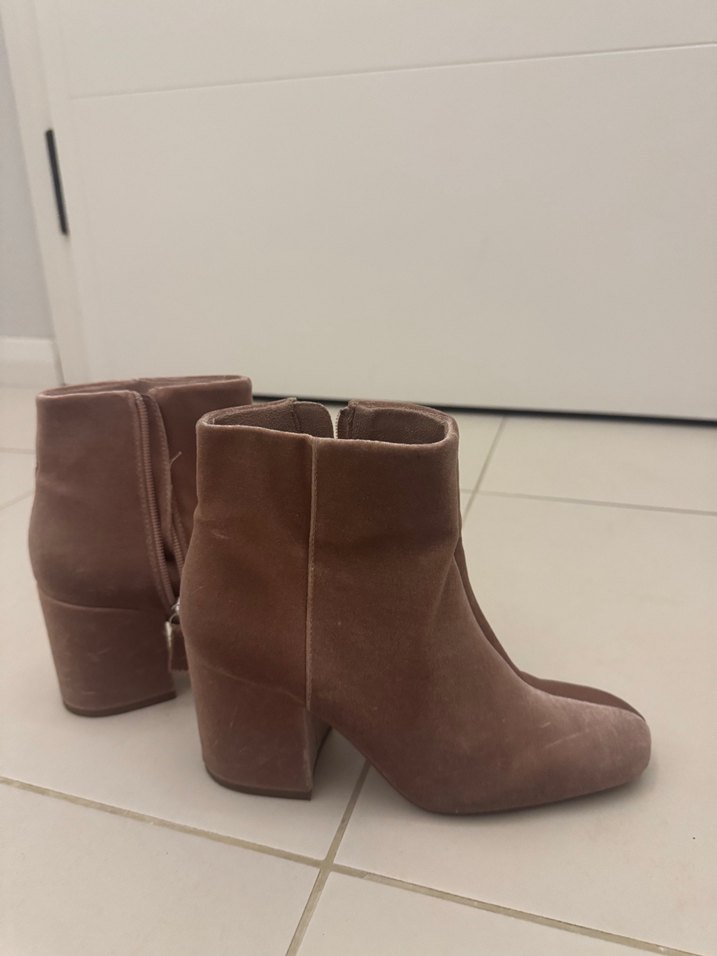 Bej Süet Kadın Topuklu Bot - Görsel 2