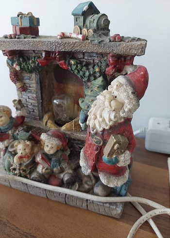 Diğer Renkli Noel Baba ve Çocuk Figürlü Dekoratif Biblo