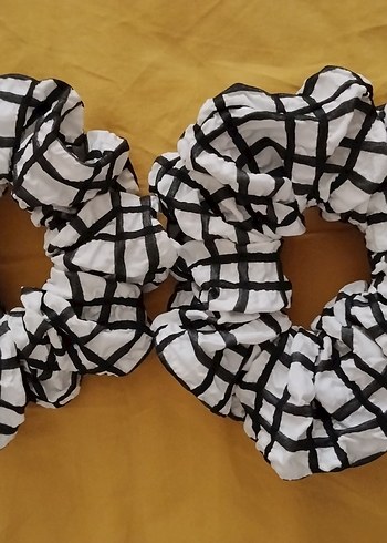 Fırfırlı Siyah Beyaz Saç Tokası - Görsel 2