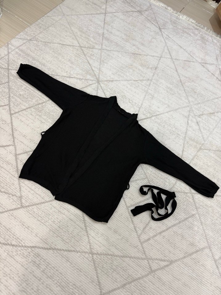 Siyah hırka kemerli - Görsel 4