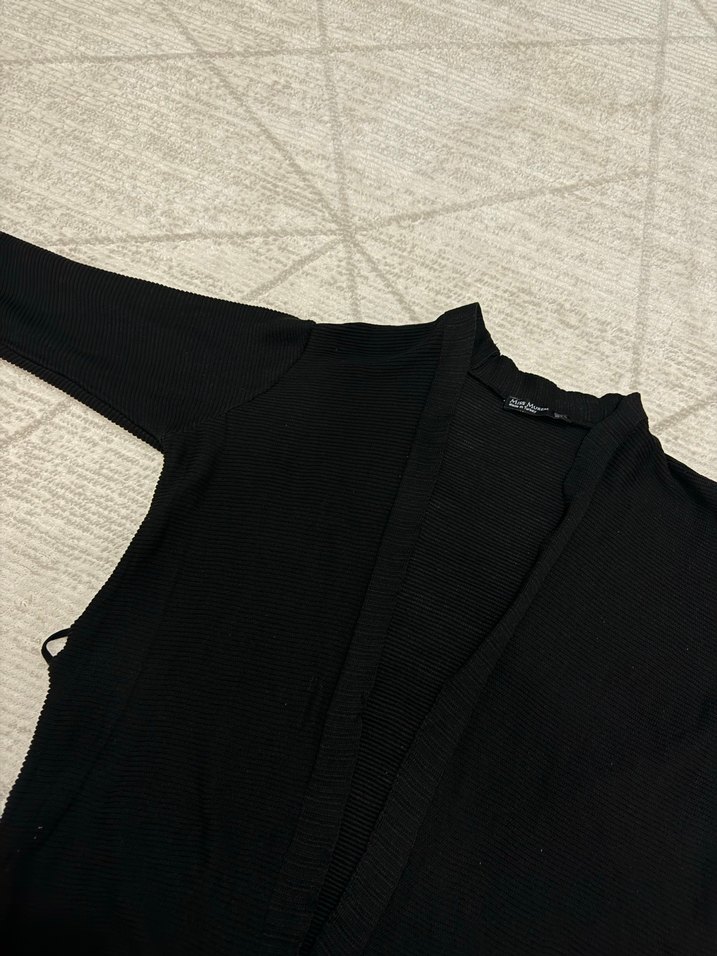 Siyah hırka kemerli - Görsel 3