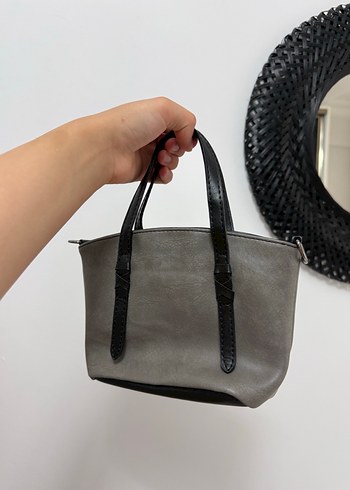 Zara Püsküllü Çanta siyah füme renk