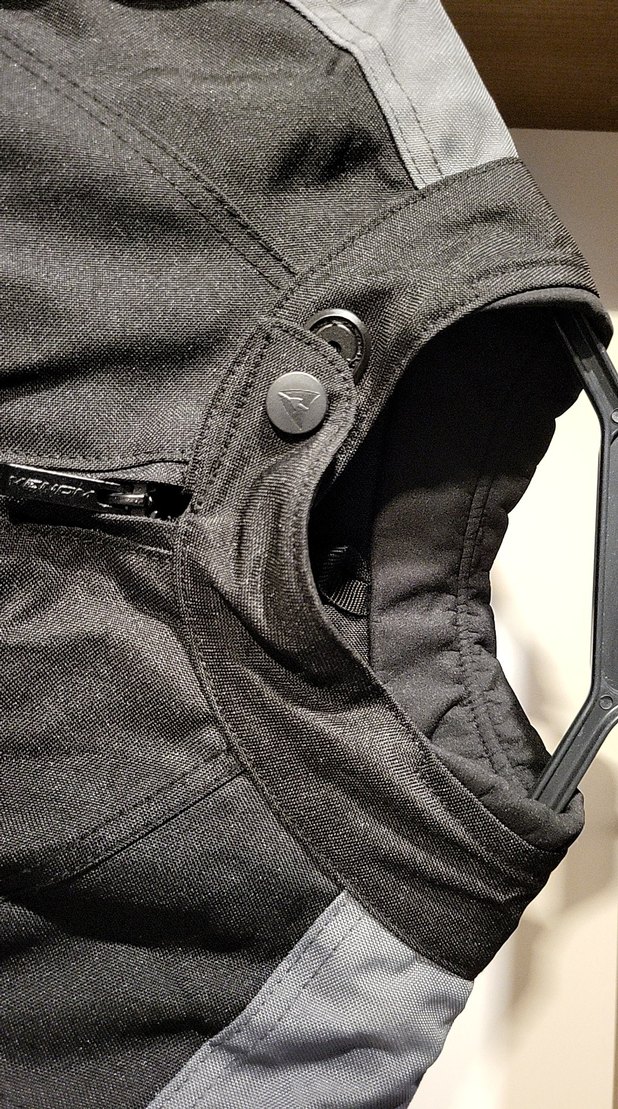 Gri motosiklet montu Venom - Görsel 4