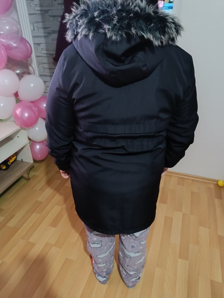 Siyah Kürklü Kadın Kışlık Mont - Görsel 2