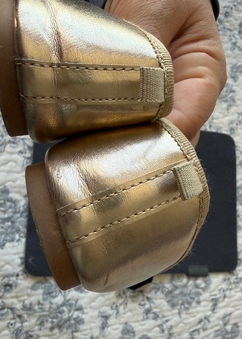 Kızlar için Altın Renkli Modern Klasik Babet - Görsel 4