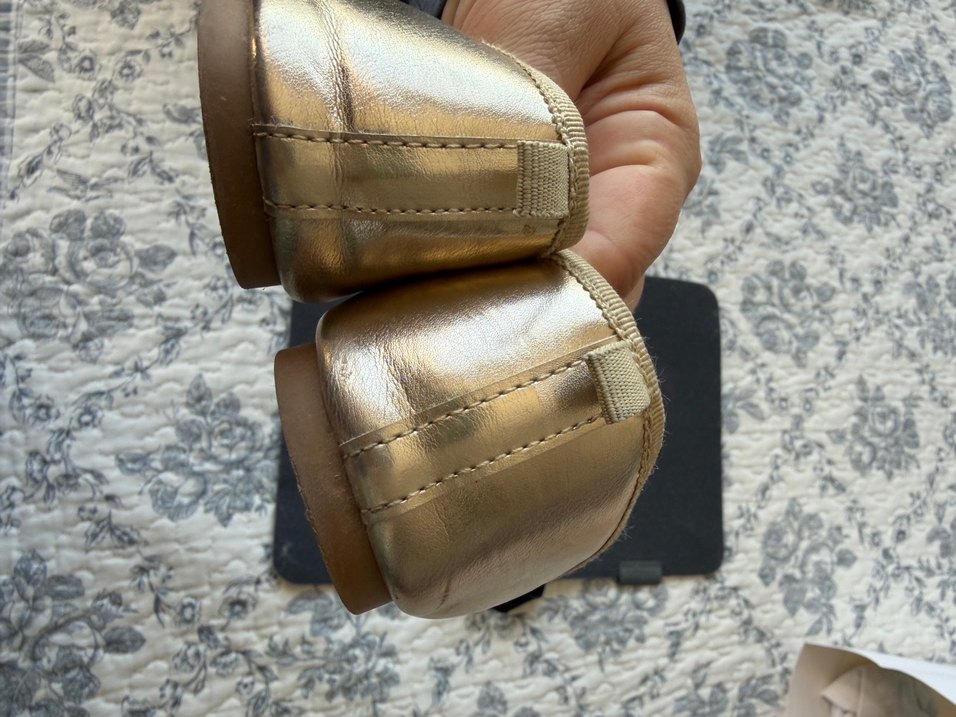 Kızlar için Altın Renkli Modern Klasik Babet - Görsel 4