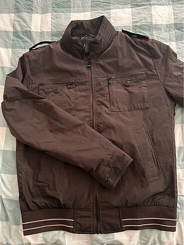 Armani mont