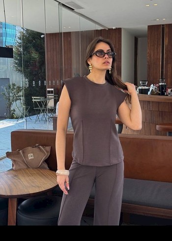 Kahverengi Yüksek Yakalı Kolsuz ikili takım TÜM BEDENLER VAR