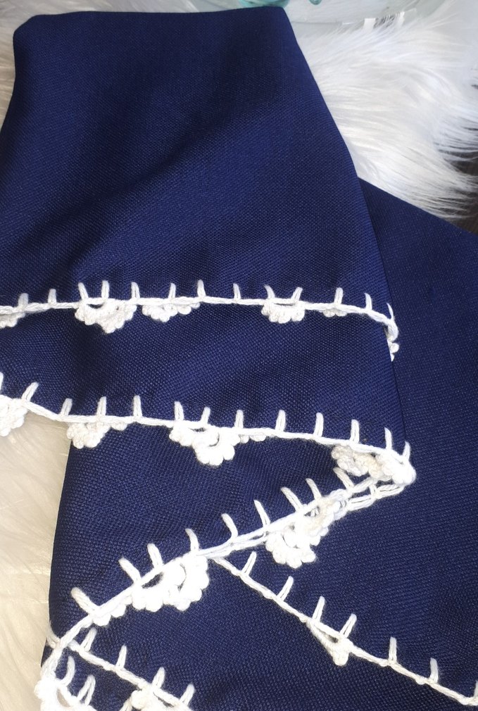 Mavi  renkte masa için ranır - Görsel 2