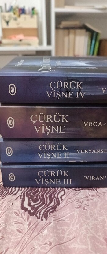 Çürük Vişne Serisi 4 Kitap.