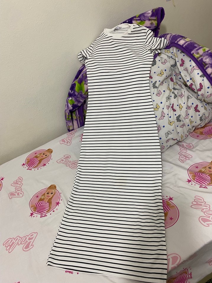 Beyaz İnce Çizgili Pamuklu Uzun Elbise - Görsel 3