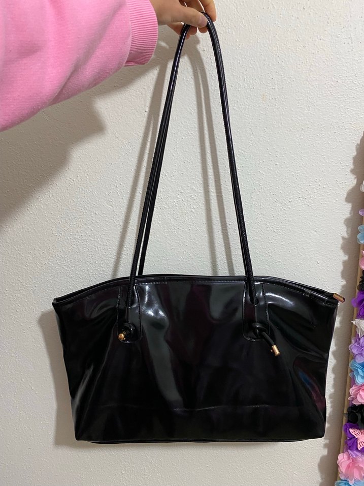 Parlak Siyah Deri Kadın Çantası - Görsel 3