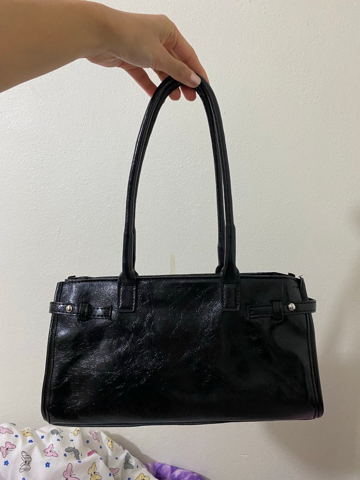 Siyah Deri Tokalı Gotik Kadın Çanta - Görsel 5