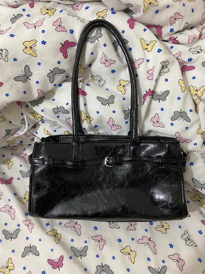 Siyah Deri Tokalı Gotik Kadın Çanta - Görsel 3