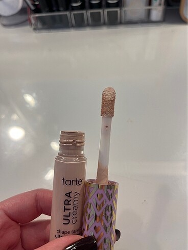 Beden Tarte shape tape