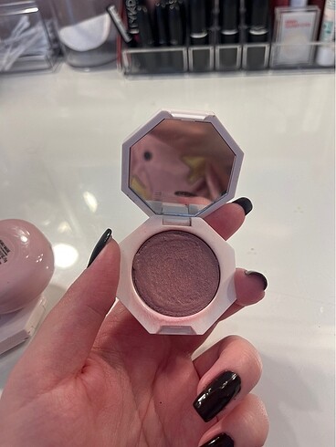 Fenty allık