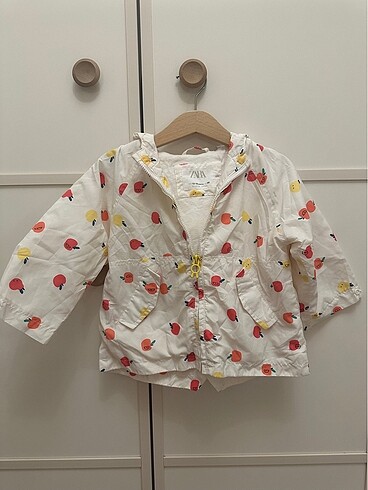 Zara meyve desenli çocuk yağmurluk 12-18 Ay