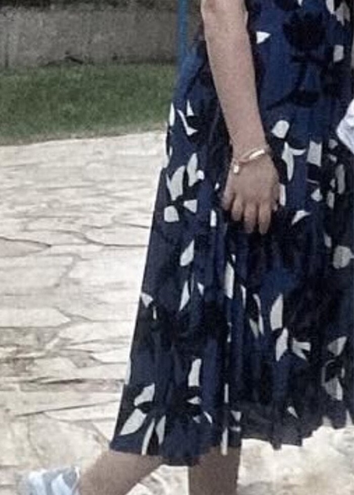 Trendyol Midi boy yaprak desenli elbise - Görsel 4