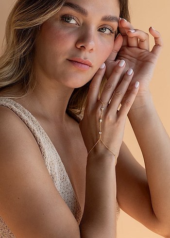 Zincir Kristal Detaylı Altın Rengi Kadın Şahmeran - Görsel 2