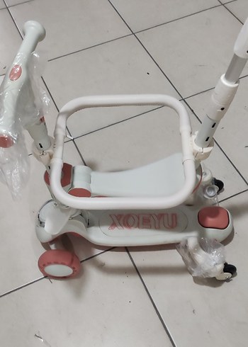 Beden beyaz Renk SCOOTER EBEVEYN KONTROLLÜ IŞIKLI MÜZİKLİ