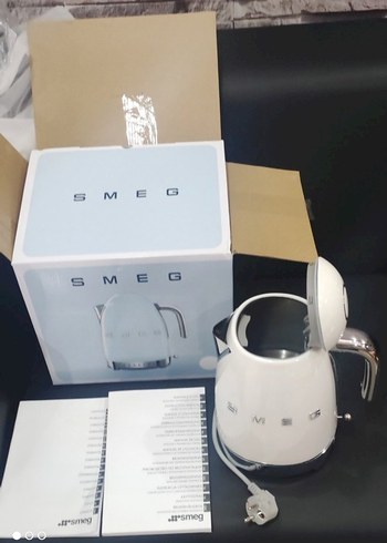 SMEG KETIL KREM RENK 1.7 LİTRELİK - Görsel 3