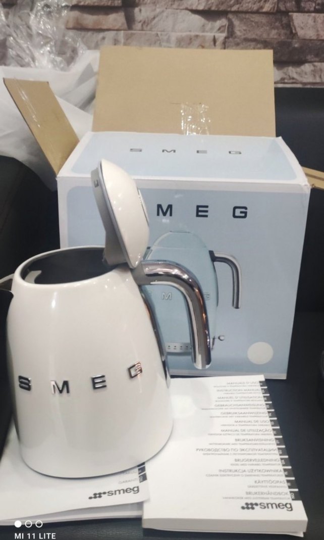 SMEG KETIL KREM RENK 1.7 LİTRELİK - Görsel 2