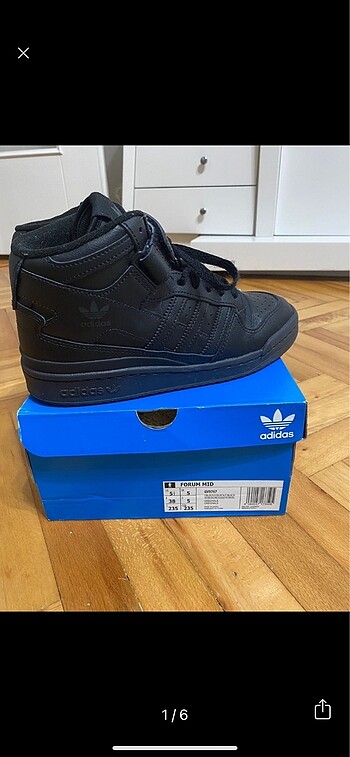 Adidas forum mid