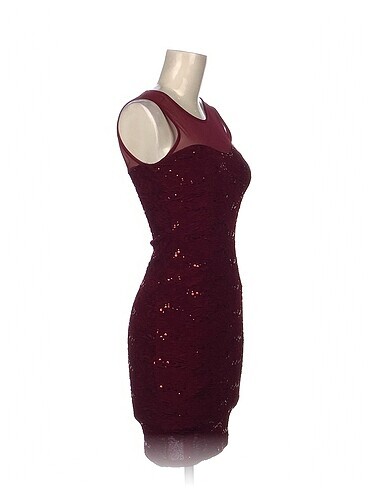 Diğer PreLoved Kısa Elbise %70 İndirimli.