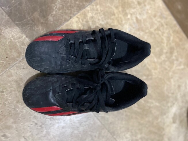 Adidas 33 numara halısaha krampon