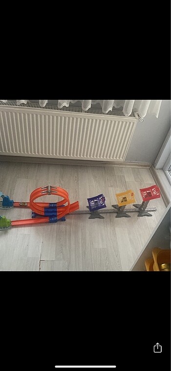 Hot wheels 3 lü atlama setı