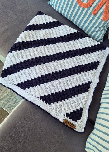 Beden Zebra Desenli Örgü Çocuk Battaniyesi