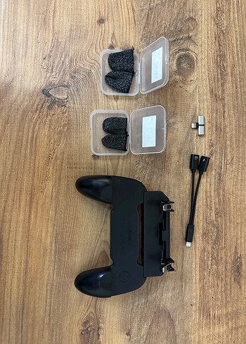 Siyah Oyun Konsolu Tutacağı ve Aksesuar Seti - Görsel 2