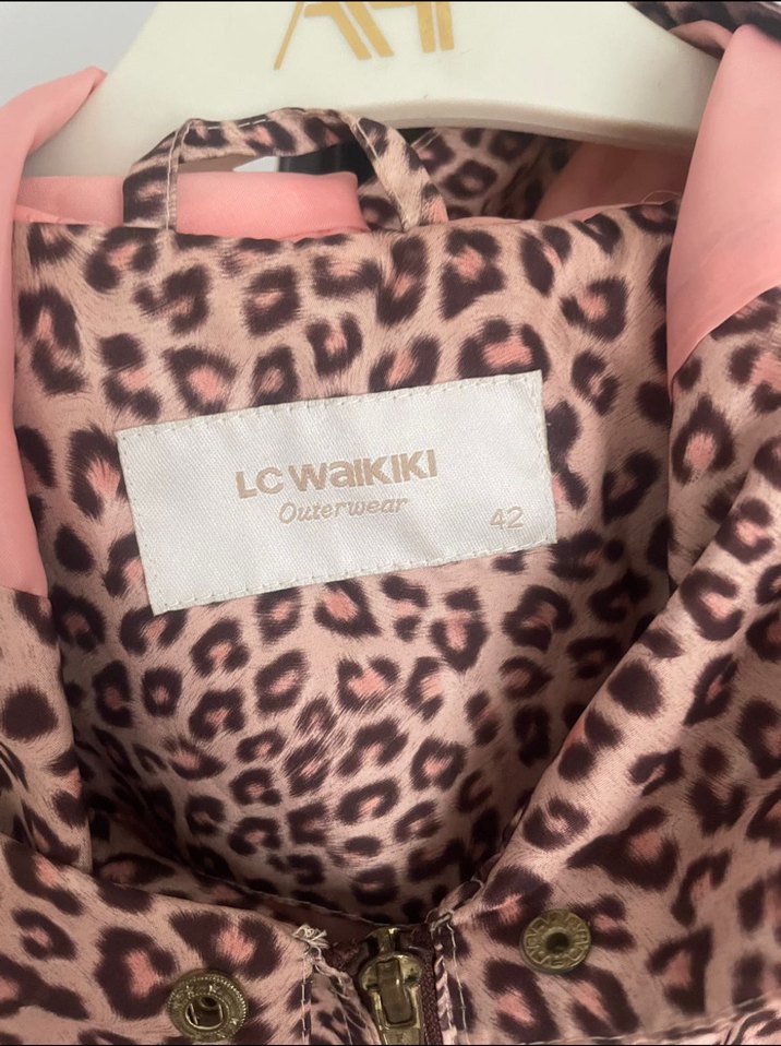 Leopar Desenli Yağmurluk - Görsel 2