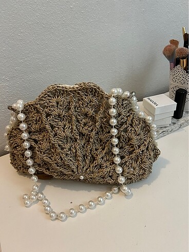Zara hasır midye çanta